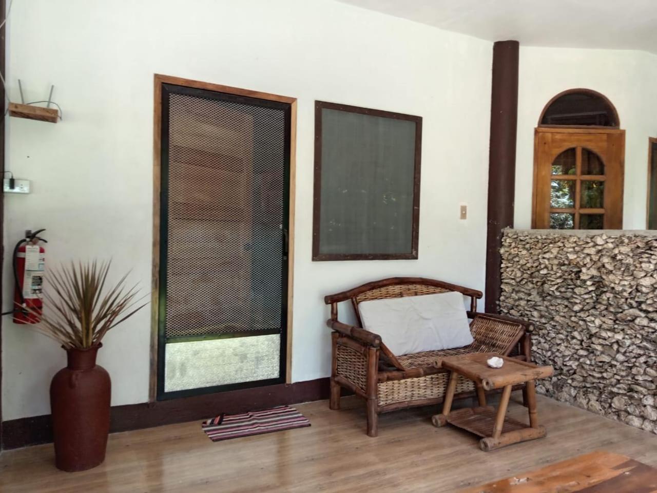 Chelle'S Guesthouse And Backpackers Đảo Đảo Siquijor Ngoại thất bức ảnh